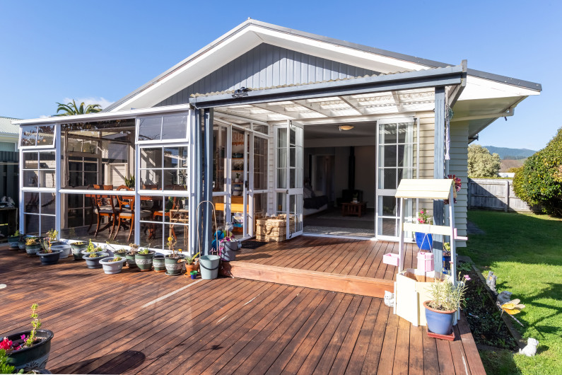 house in upper hutt017